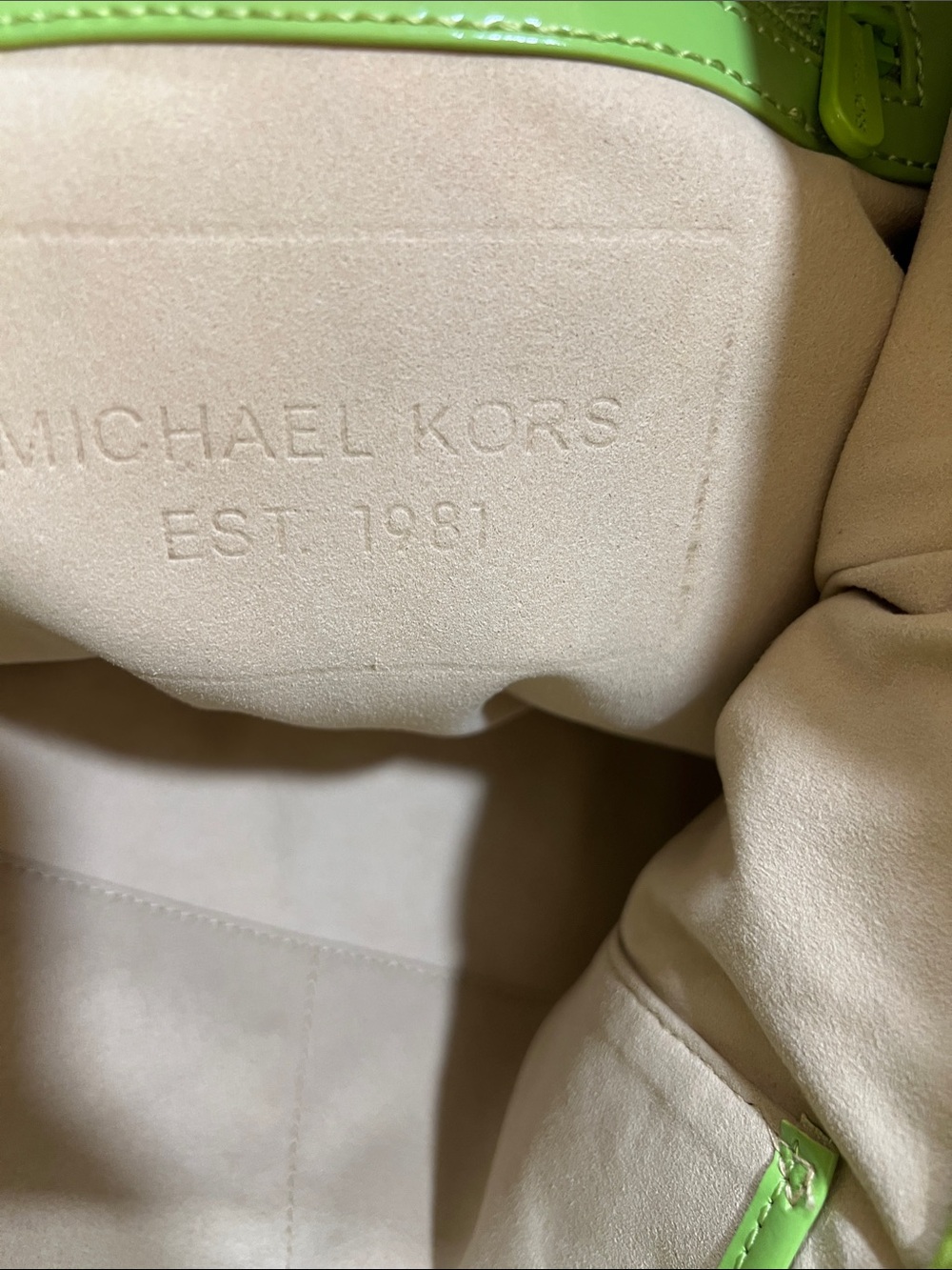 Michael Kors Het Set Neoprene Large Neon Lime Embossed Logo Tote - Picture 15 of 16
